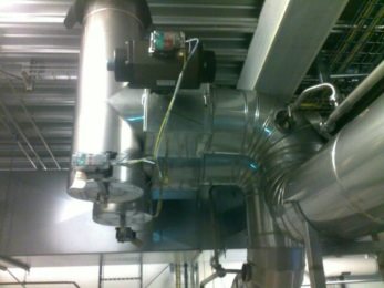 Ventilation -100 grader, isoleret med 100 mm PU skum og rustfri stål kappe